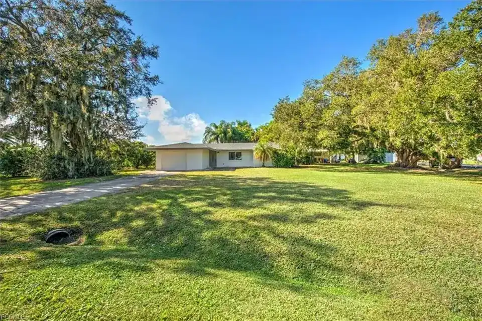 13787 River Forest Dr, Fort Myers