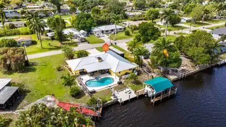 147 Coral Dr, Fort Myers