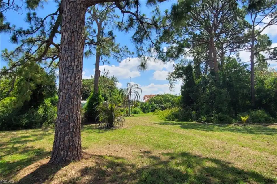 204 E Mariana Ave, North Fort Myers