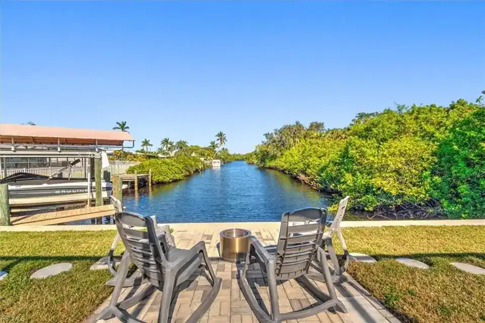 349 Coral Dr, Fort Myers