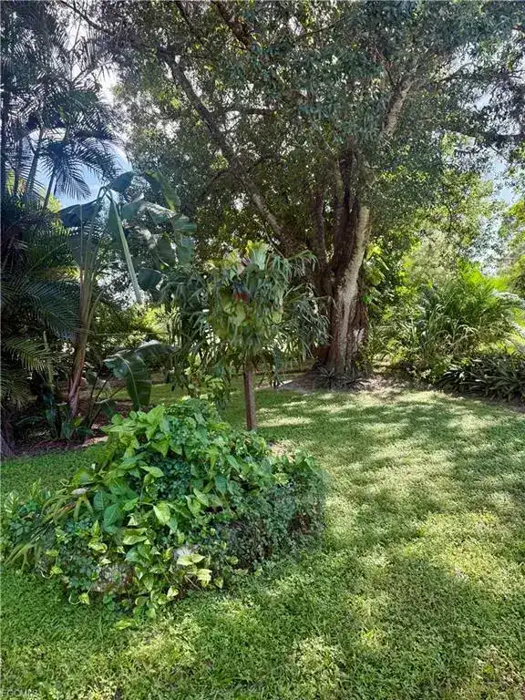8180 Breeze Dr, North Fort Myers